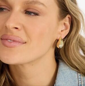 Melinda Maria So Smooth Puffy Teardrop Earrings New - Gold FIRM ✨️